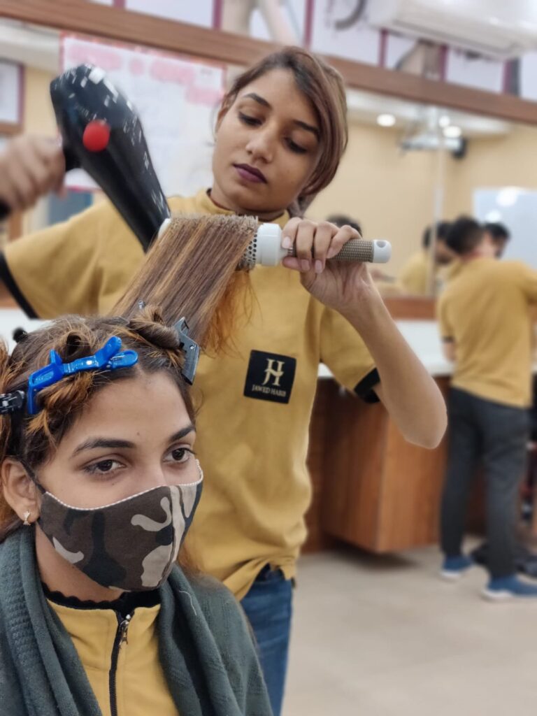 Hair artist course in Noida